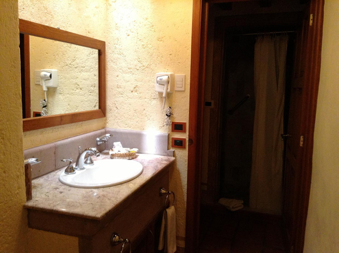 Bathroom 3, Hotel Quinta Santiago, Querétaro
