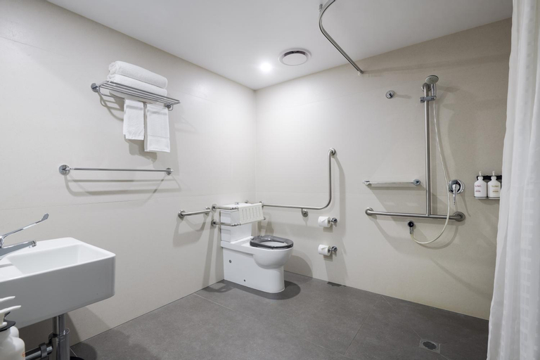 Bathroom 22