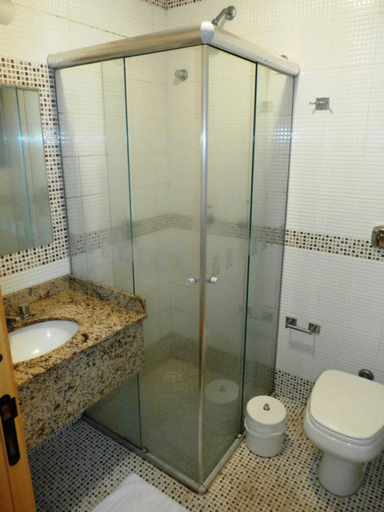 Bathroom 4, Icarope Hotel, Concórdia