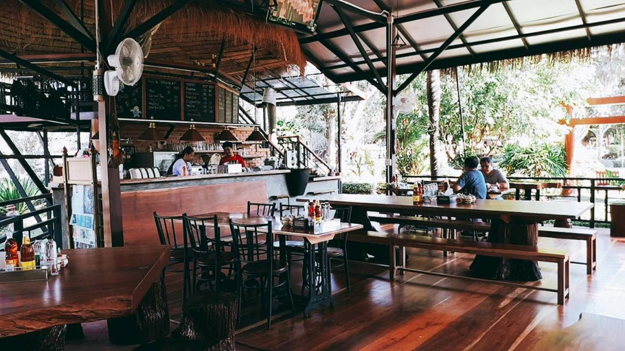 Food & Drinks 5, Chuan Thanapanya Resort, Sawang Daen Din