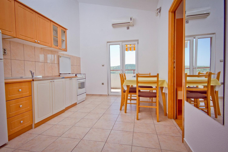 Others 2, Apartment Mara, Primošten