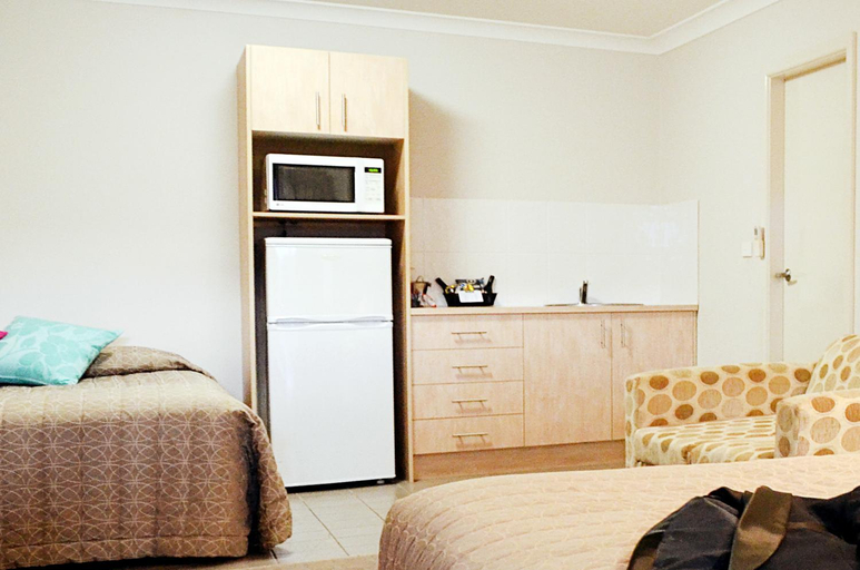 Bedroom 2, Mackellar Motel, Gunnedah