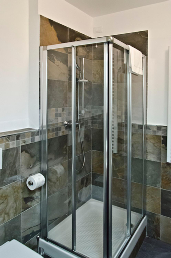 Bathroom 8