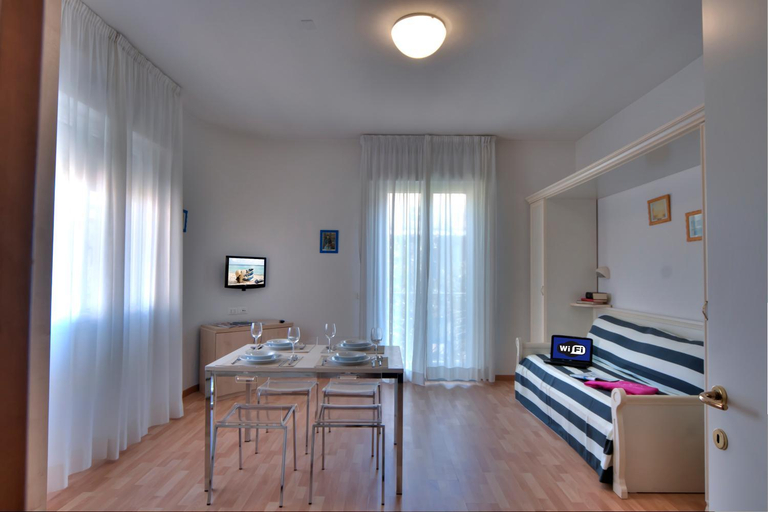 Others 5, Residence Divina, Rimini