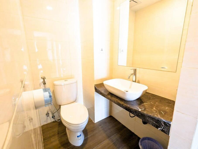 Bathroom 11
