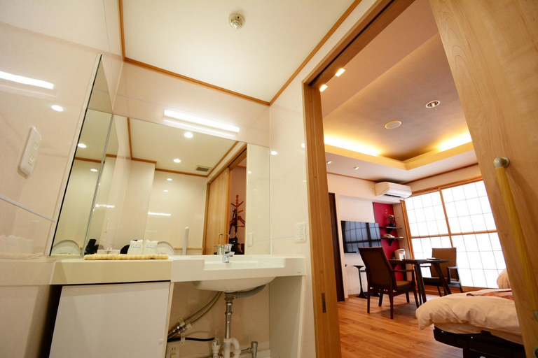 Bathroom 3, Chuson-ji Hiraizumi Spa Ryokan Shizukatei, Hiraizumi