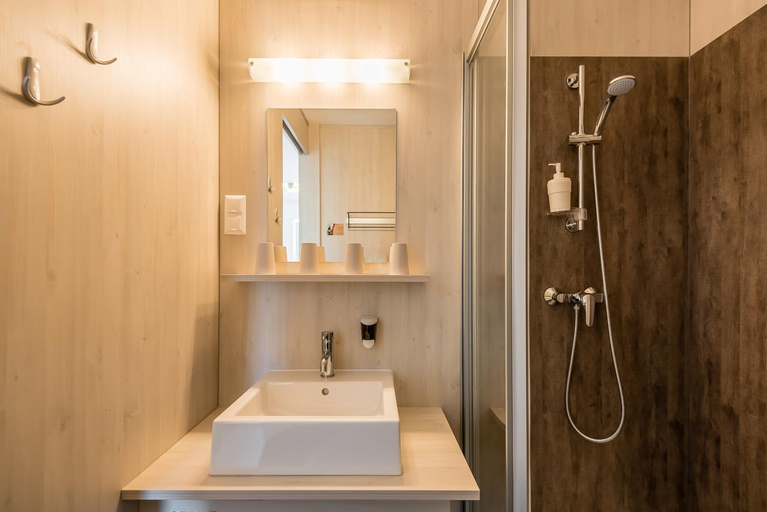 Bathroom, FairSleep Motel Einstein Erding, Erding