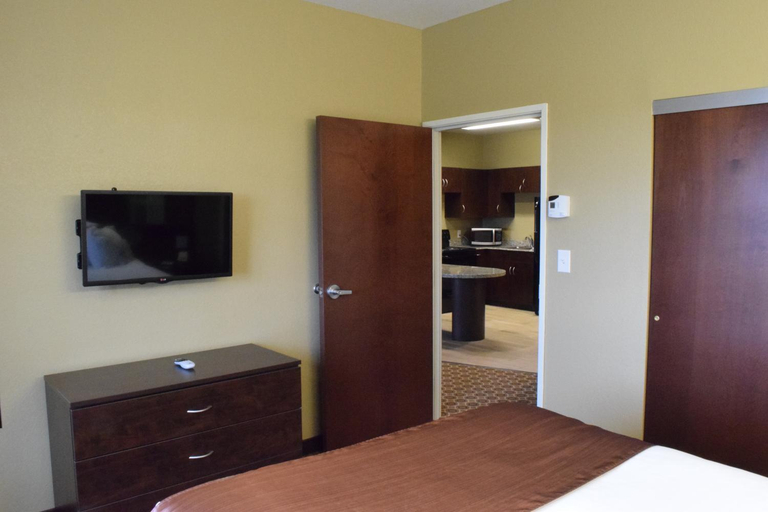 Bedroom 3, Microtel Inn & Suites By Wyndham Pecos, Reeves