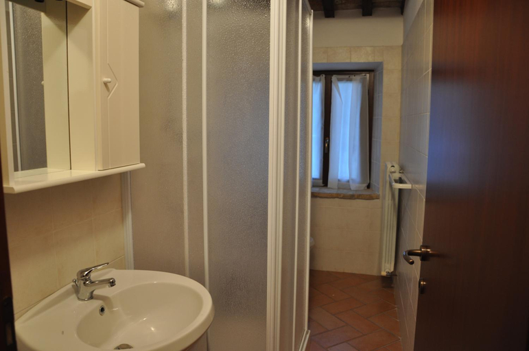Bathroom 3, Farmstay Agriturismo La Fonte, Macerata