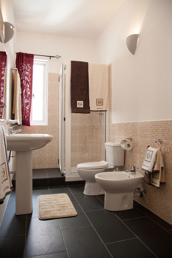 Bathroom 4, Cala da Lua apartments