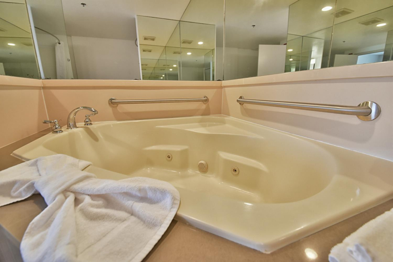 Bathroom 3, Country Inn & Suites By Radisson Ocala Southwest, Marion