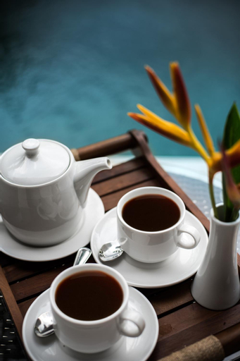 Food & Drinks 9