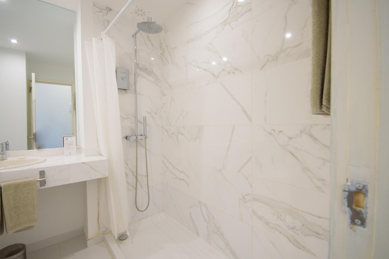 Bathroom 5, Oasis Porto Grande