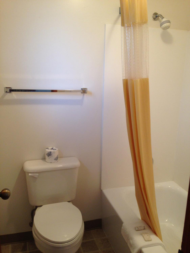 Bathroom 4, Range Country Lodging, Jones