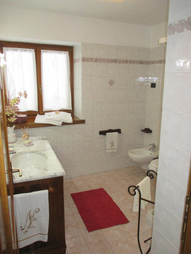 Bathroom 3, Maso Pin, Trento