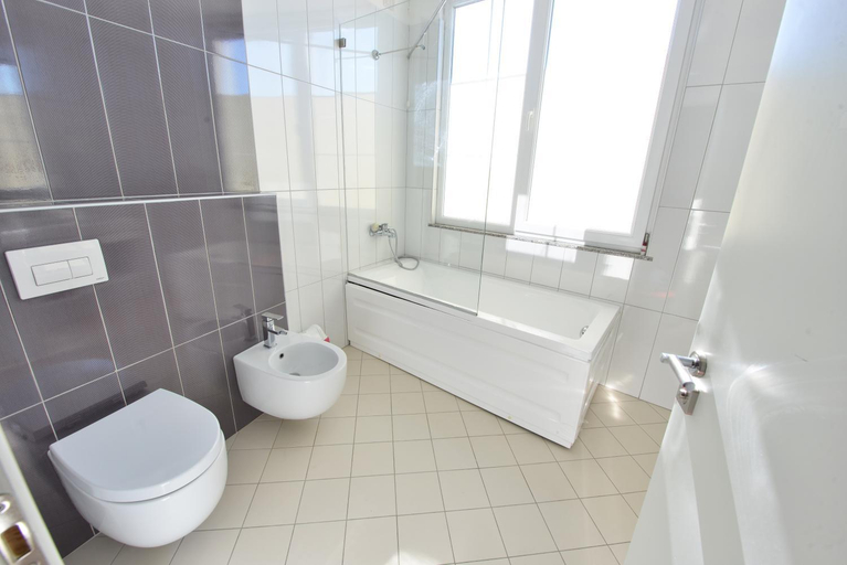 Bathroom, Jolly Hotel, Lezhës
