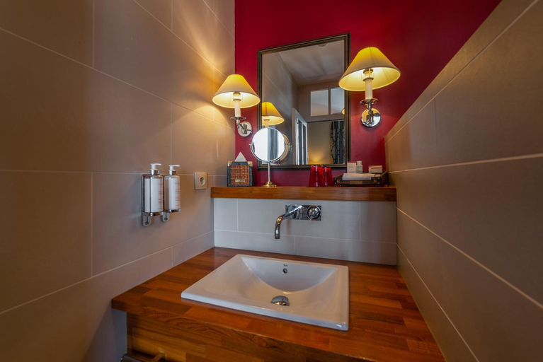 Bathroom 3, Royal Emeraude Hotel Dinard - MGallery Collection, Ille-et-Vilaine