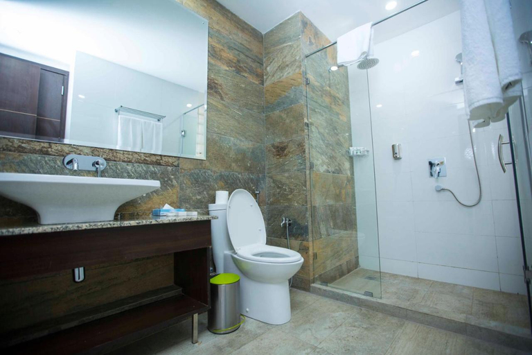 Bathroom 4, Swiss-Belinn Nairobi, Dagoretti North