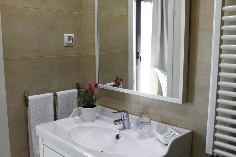 Bathroom 4, Hostal Landhaus, Madrid