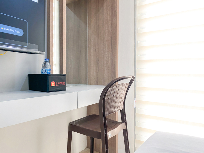 Bedroom 4, Homey and Well Design Studio Transpark Juanda Bekasi Timur Apartment By Travelio, Bekasi