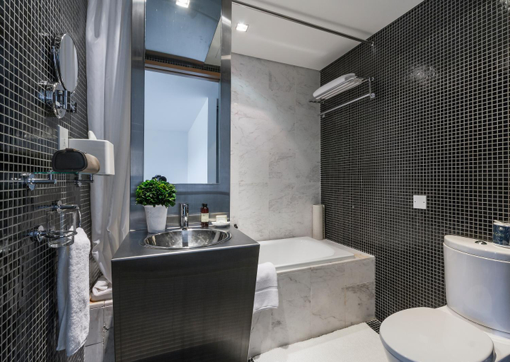 Bathroom 5, Citadines Fusionopolis Singapore, Singapore