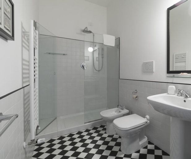 Bathroom 7