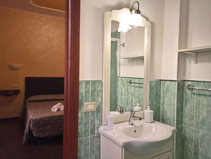 Bathroom 4, Domina Popolo Bed and Breakfast, Rome