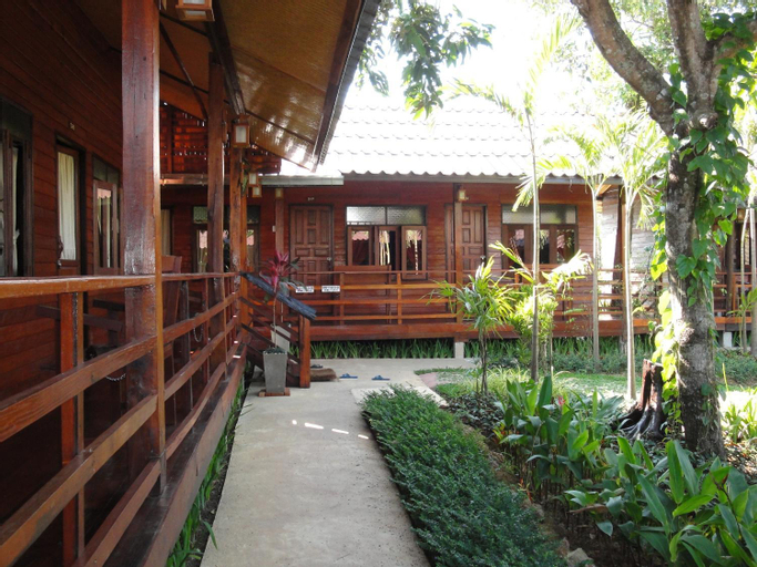 Exterior 10