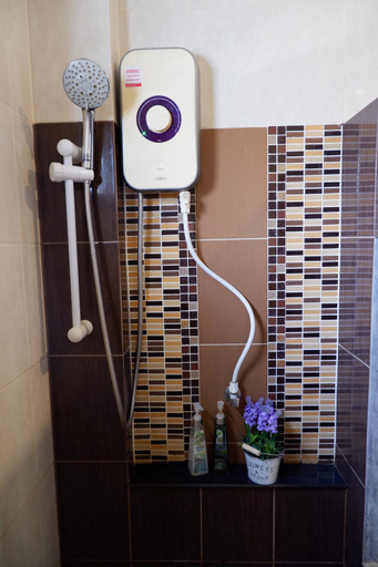 Bathroom 9