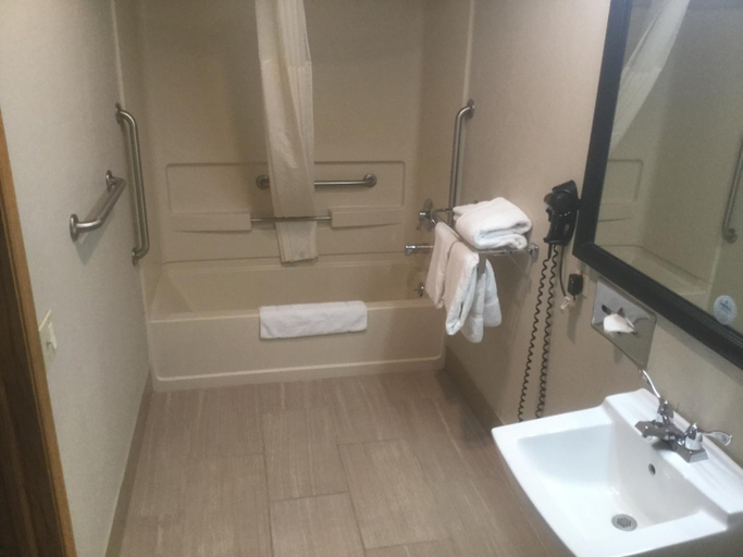 Bathroom 4, Baymont by Wyndham Cortez, Montezuma