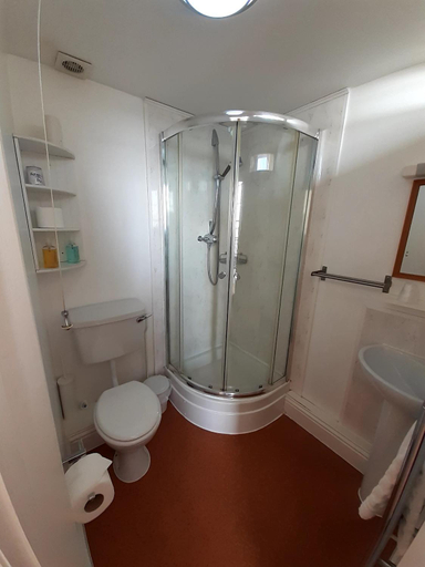 Bathroom 3, The Edenhurst Guesthouse, Dorset