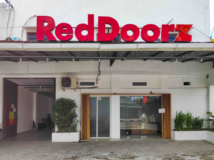 Exterior & Views 3, RedDoorz near Prambanan Temple, Klaten