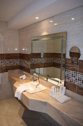 Bathroom 7