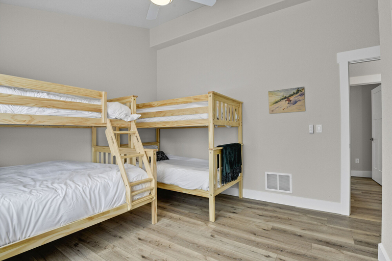 Bedroom 2, Modern Due Southwest, Teller