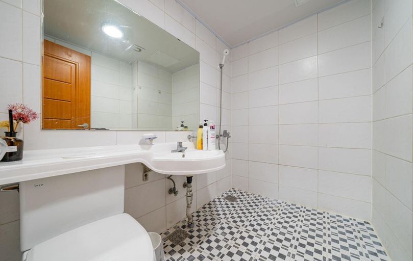 Bathroom 4, Donghae Lisa Hotel, Donghae