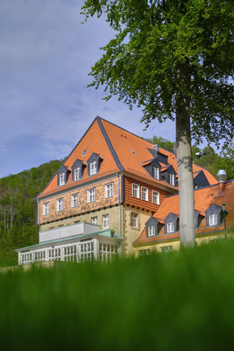 Exterior 11