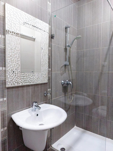 Bathroom 4, Hotel Casa Birmula