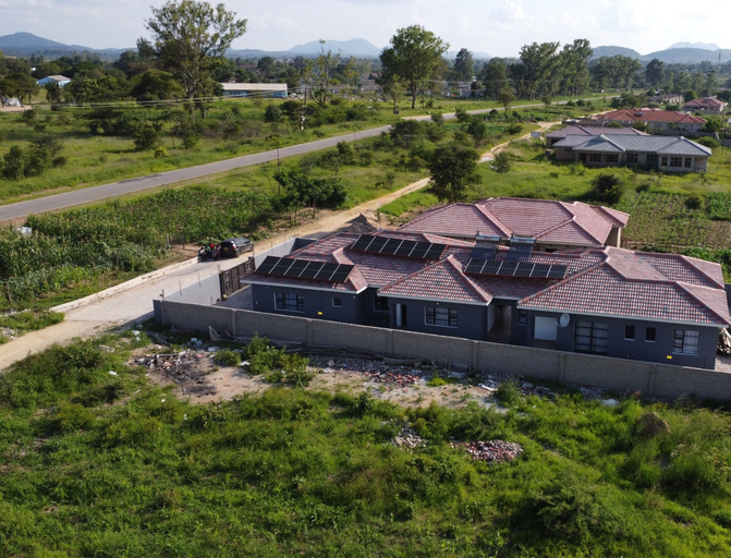 Exterior & Views 2, Grey Mansion BnB, Masvingo
