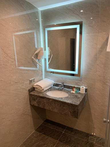 Bathroom 3, REGENCY WORLD HOTEL, Beyoğlu