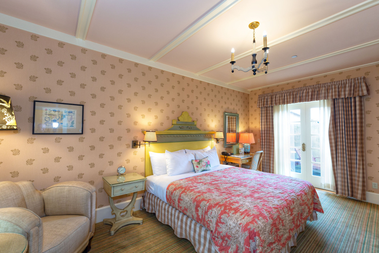 Bedroom 2, Tallman Hotel, Lake