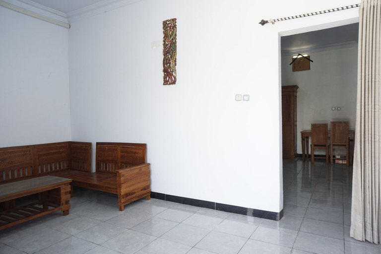Others 3, OYO Life 92886 Rumah Nyaman Radhika 2 Syariah, Tuban