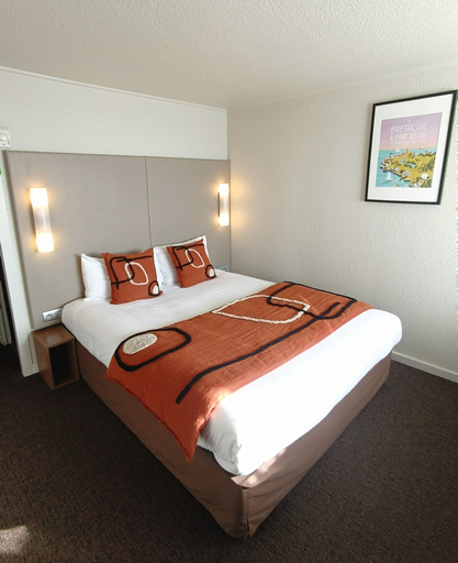 Bedroom 3, Brit Hotel Quimper Sud, Finistère