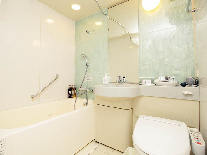 Bathroom 4, Richmond Hotel Kochi, Kōchi