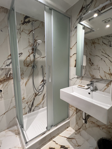 Bathroom 4, Hotel Garda, Rome