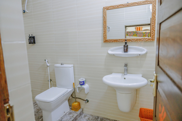 Bathroom 3, Shoki Shoki Hotel Stone Town, Mjini