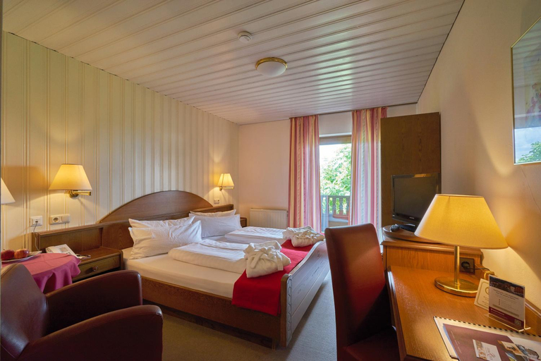 Bedroom 3, Wellnesshotel Zum Koch, Passau