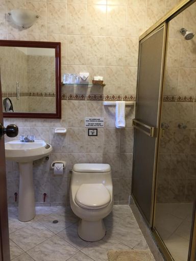 Bathroom 3, Hotel Midori, Cusco