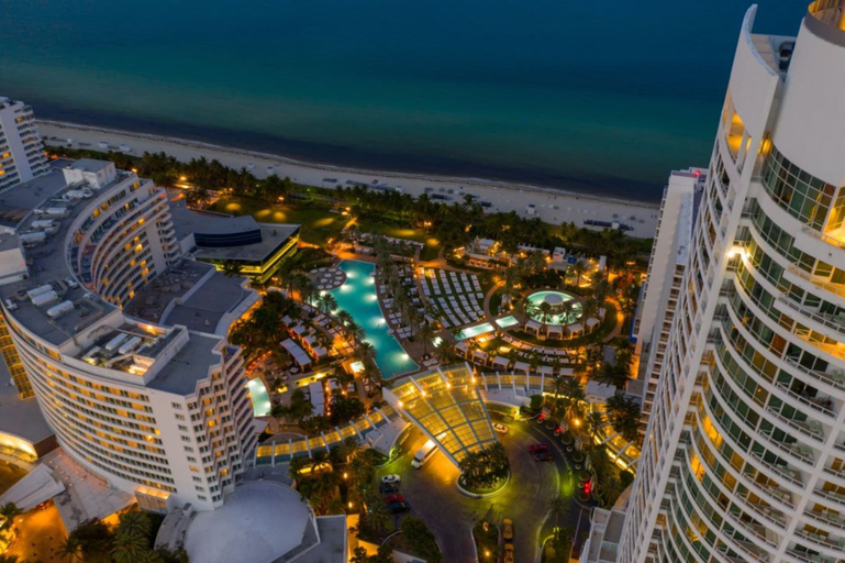 Others 5, FontaineBleau Resort Pool & Ocean View, Miami-Dade