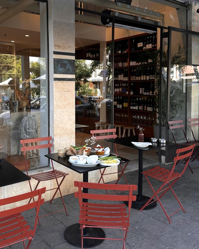 Food & Drinks 5, De Picciotto Suites