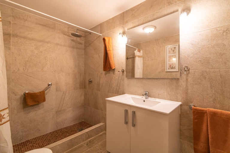 Bathroom 4, Residencial Neptuno, Santa Cruz de Tenerife